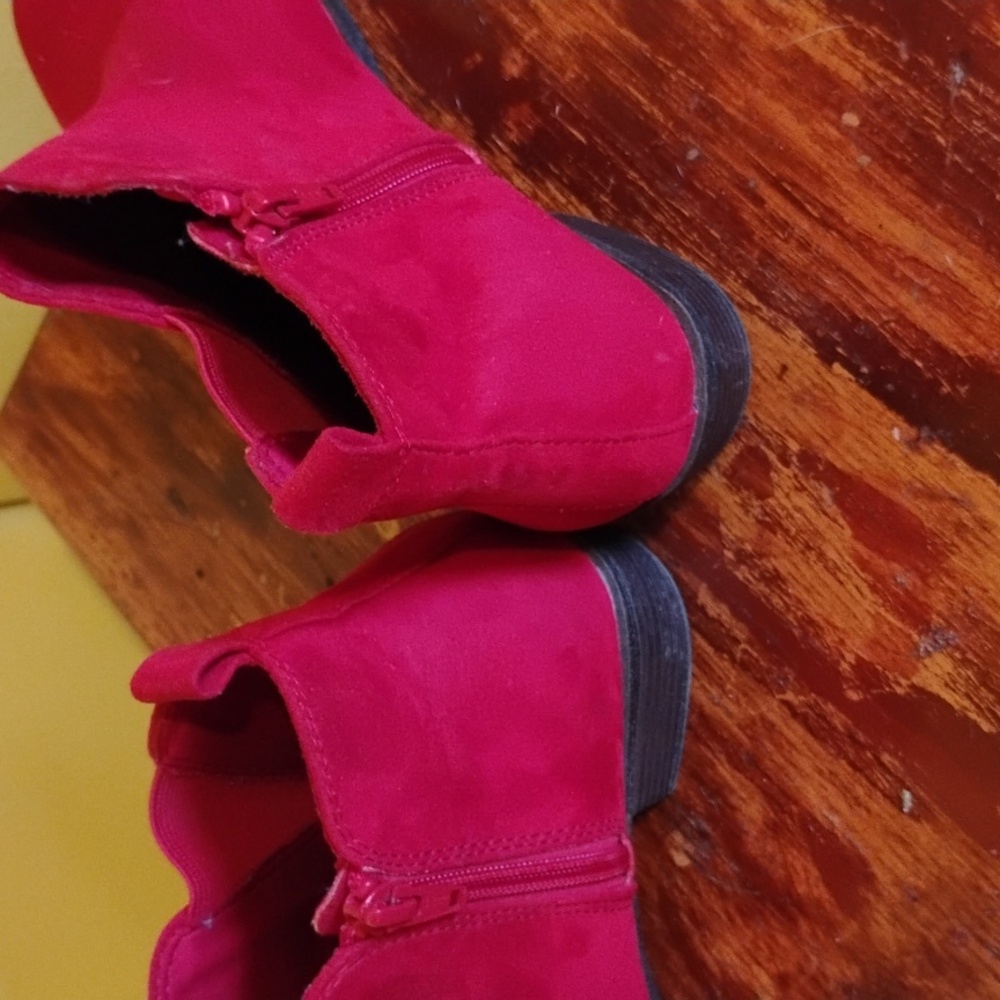 Red Boots - Picture 2 of 4